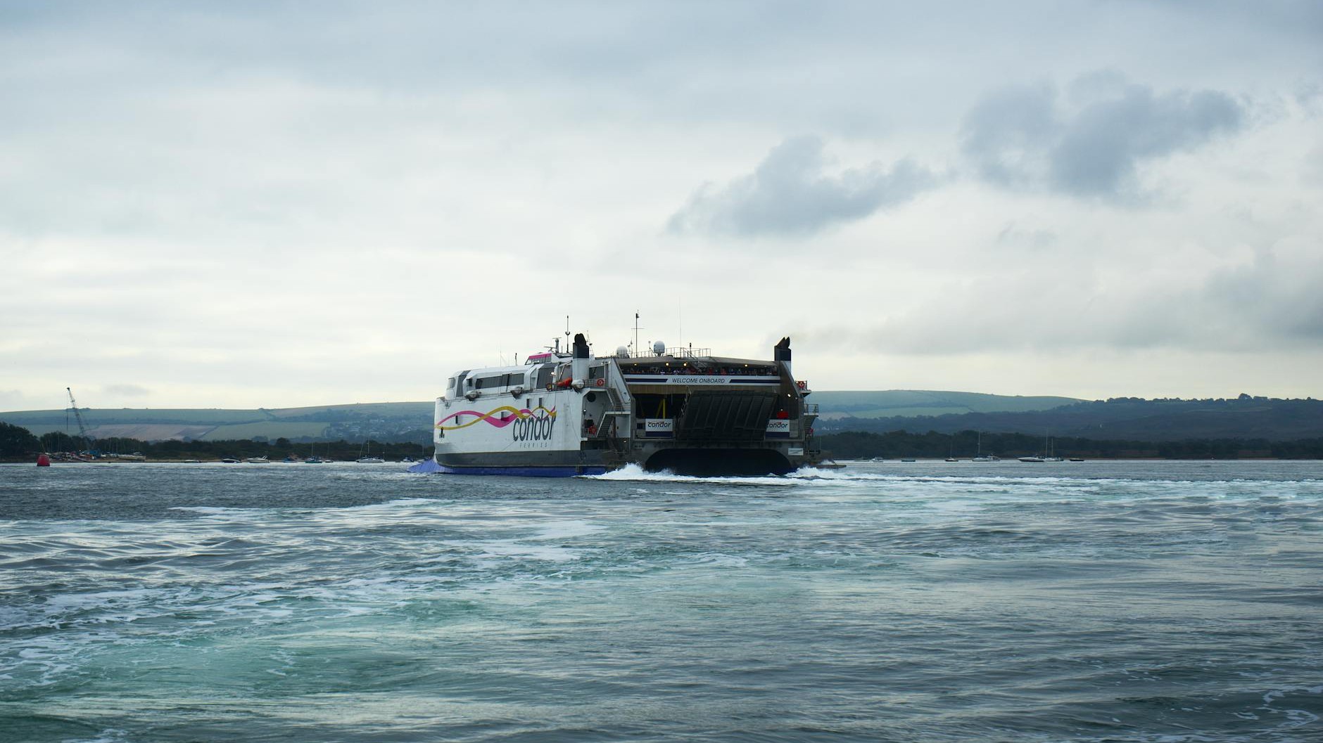 On pense le ferry hors de prix : cette carte méconnue divise pourtant la note par deux sur chaque traversée