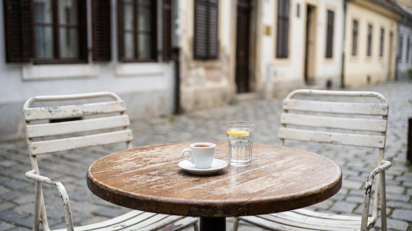 « Un café à 0,80 € et un repas complet à 4 € » : la capitale des Balkans où mon budget a doublé de durée