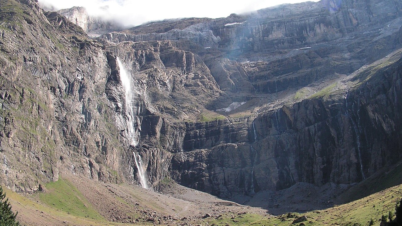 J'ai cherché la cascade la plus haute d'Europe en van : elle est dans les Pyrénées et presque personne ne connaît la route...